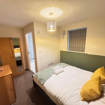 The Vogue Stay, 3 Bedrooms, 2 Bathrooms, Ideal For Jr & Oxford Hospitals, Free Carpark, Conveniently Located For Ring Road Access, 2 Miles From Oxford City Centre Easy Car & Bus Route Εξωτερικό φωτογραφία