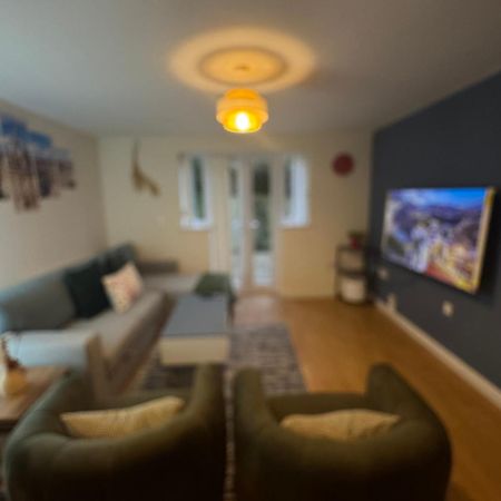 The Vogue Stay, 3 Bedrooms, 2 Bathrooms, Ideal For Jr & Oxford Hospitals, Free Carpark, Conveniently Located For Ring Road Access, 2 Miles From Oxford City Centre Easy Car & Bus Route Εξωτερικό φωτογραφία