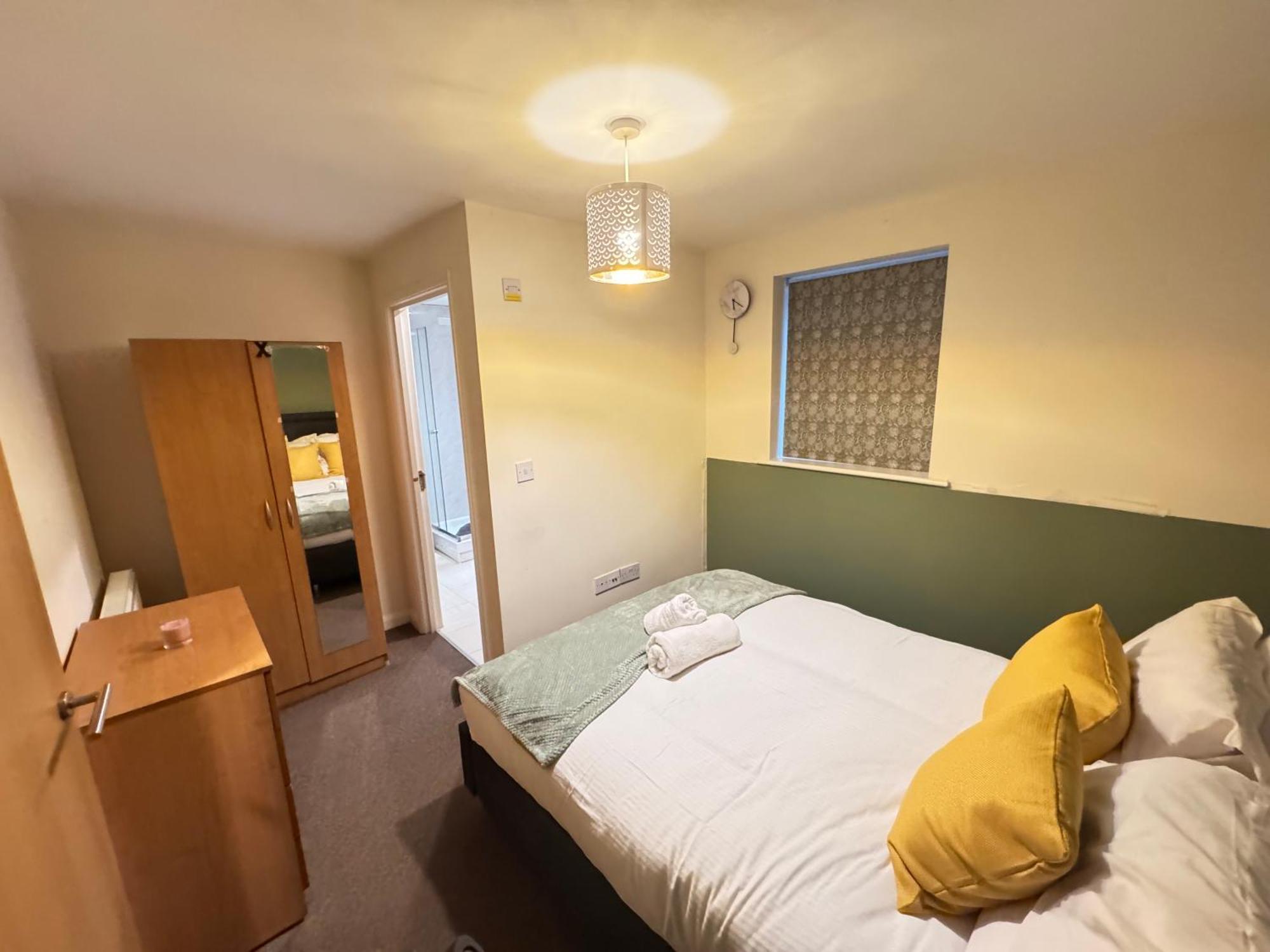 The Vogue Stay, 3 Bedrooms, 2 Bathrooms, Ideal For Jr & Oxford Hospitals, Free Carpark, Conveniently Located For Ring Road Access, 2 Miles From Oxford City Centre Easy Car & Bus Route Εξωτερικό φωτογραφία