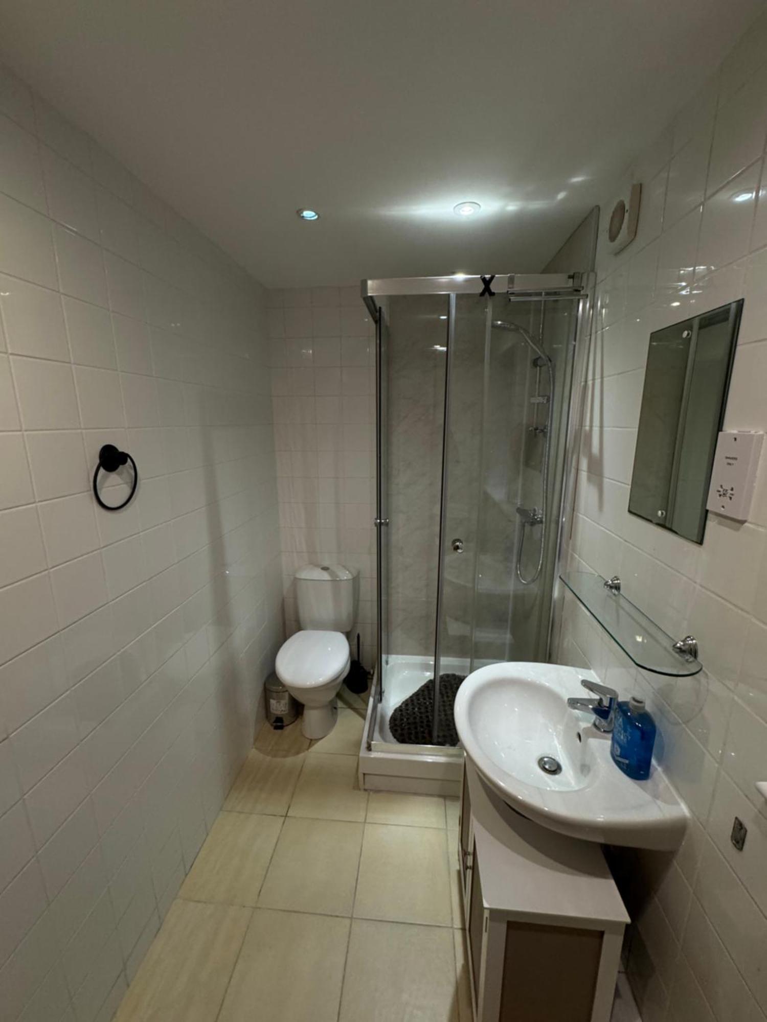 The Vogue Stay, 3 Bedrooms, 2 Bathrooms, Ideal For Jr & Oxford Hospitals, Free Carpark, Conveniently Located For Ring Road Access, 2 Miles From Oxford City Centre Easy Car & Bus Route Εξωτερικό φωτογραφία
