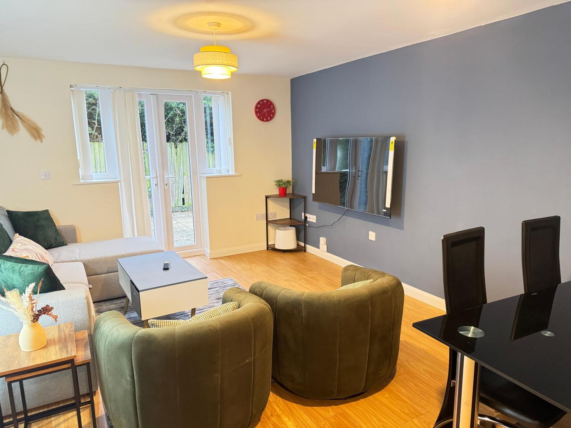 The Vogue Stay, 3 Bedrooms, 2 Bathrooms, Ideal For Jr & Oxford Hospitals, Free Carpark, Conveniently Located For Ring Road Access, 2 Miles From Oxford City Centre Easy Car & Bus Route Εξωτερικό φωτογραφία