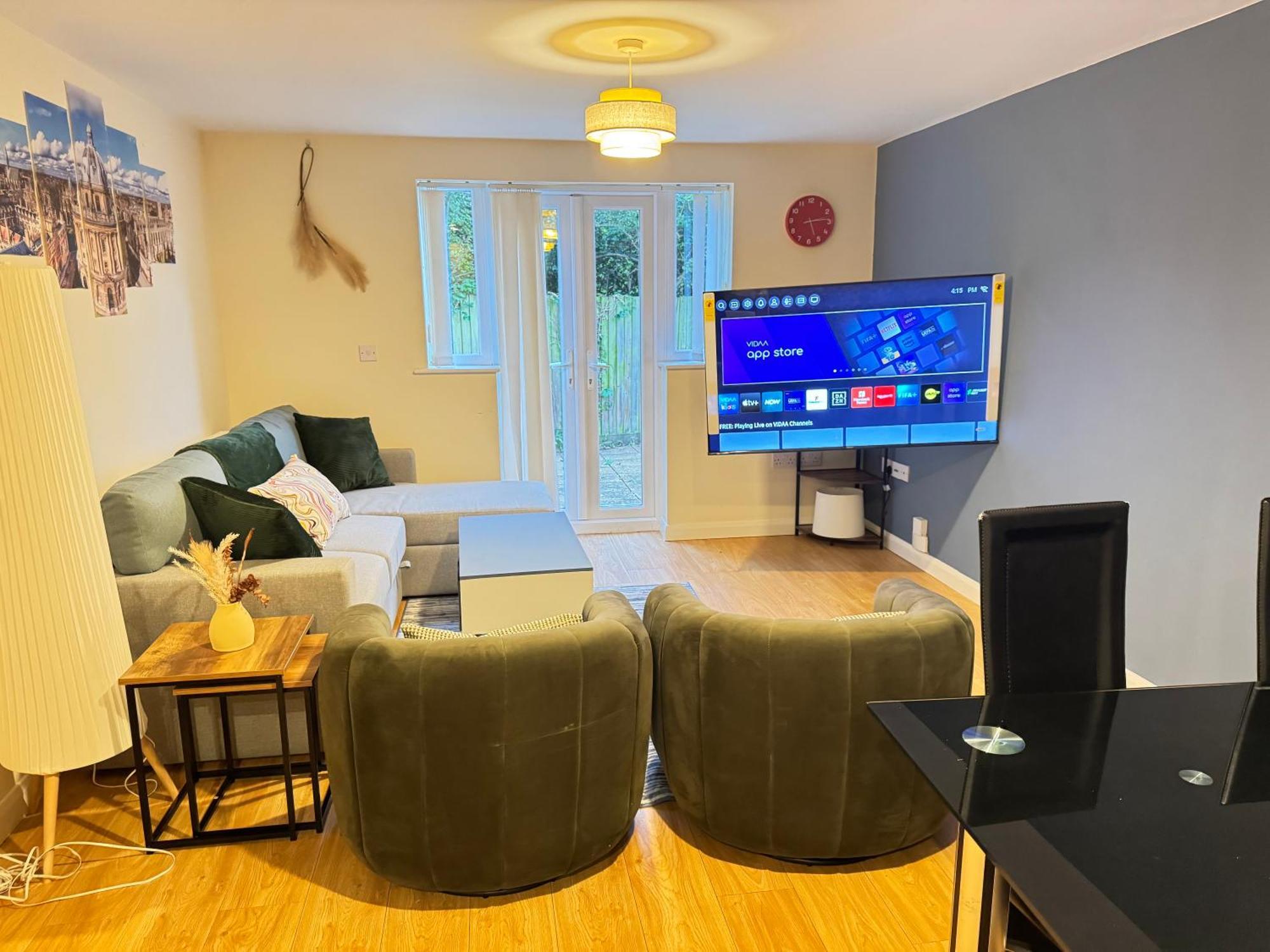 The Vogue Stay, 3 Bedrooms, 2 Bathrooms, Ideal For Jr & Oxford Hospitals, Free Carpark, Conveniently Located For Ring Road Access, 2 Miles From Oxford City Centre Easy Car & Bus Route Εξωτερικό φωτογραφία