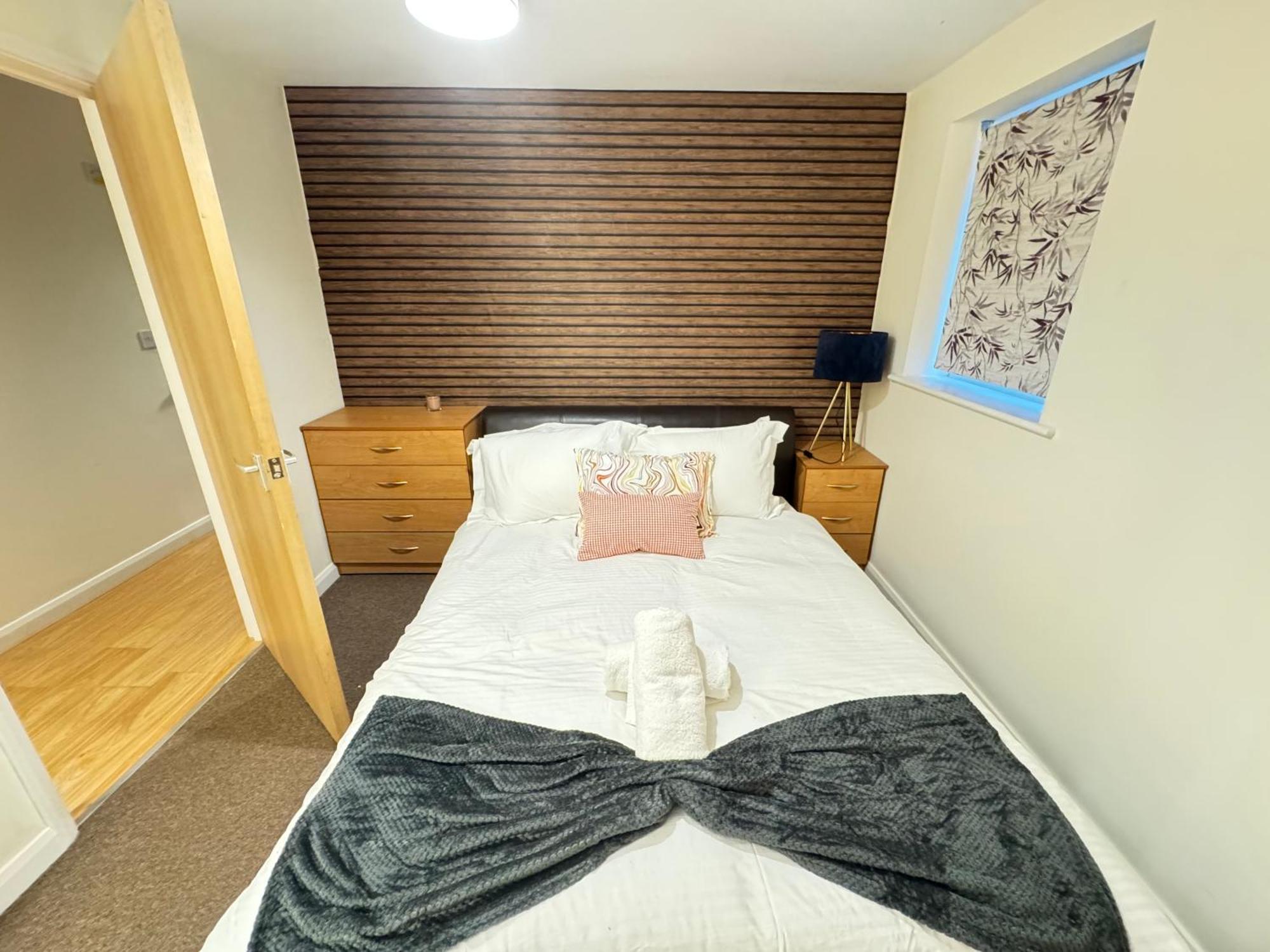 The Vogue Stay, 3 Bedrooms, 2 Bathrooms, Ideal For Jr & Oxford Hospitals, Free Carpark, Conveniently Located For Ring Road Access, 2 Miles From Oxford City Centre Easy Car & Bus Route Εξωτερικό φωτογραφία
