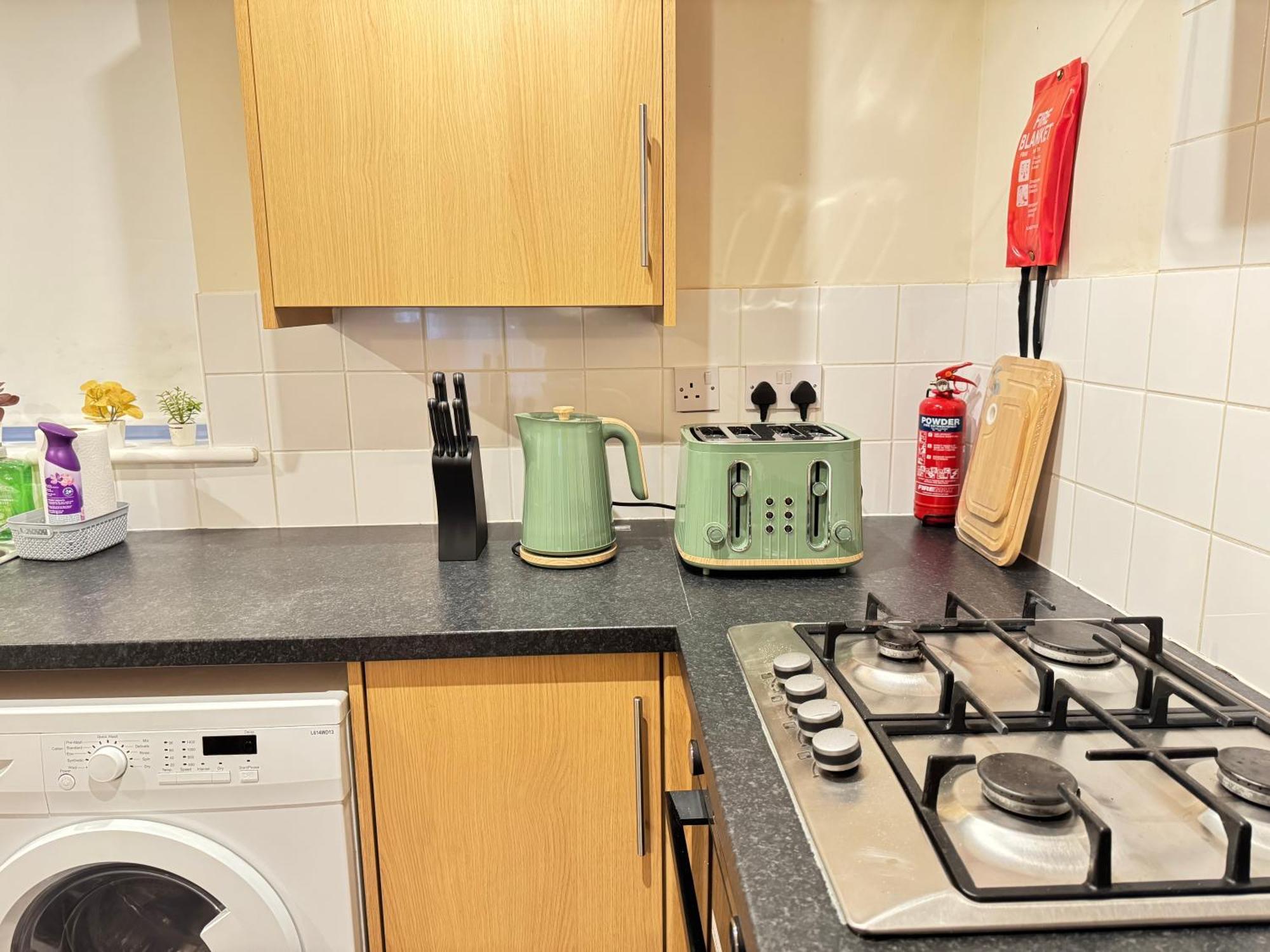 The Vogue Stay, 3 Bedrooms, 2 Bathrooms, Ideal For Jr & Oxford Hospitals, Free Carpark, Conveniently Located For Ring Road Access, 2 Miles From Oxford City Centre Easy Car & Bus Route Εξωτερικό φωτογραφία