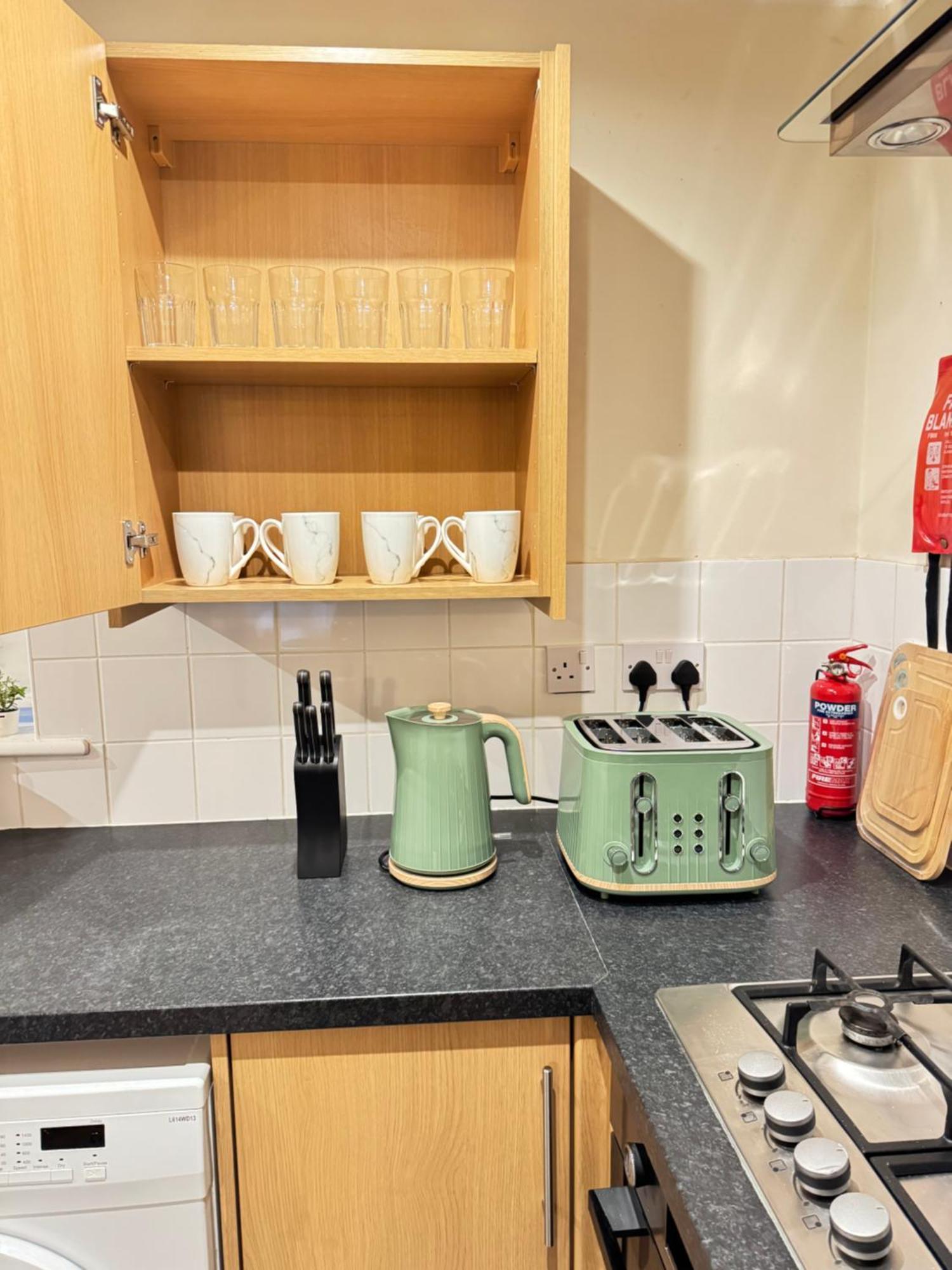 The Vogue Stay, 3 Bedrooms, 2 Bathrooms, Ideal For Jr & Oxford Hospitals, Free Carpark, Conveniently Located For Ring Road Access, 2 Miles From Oxford City Centre Easy Car & Bus Route Εξωτερικό φωτογραφία
