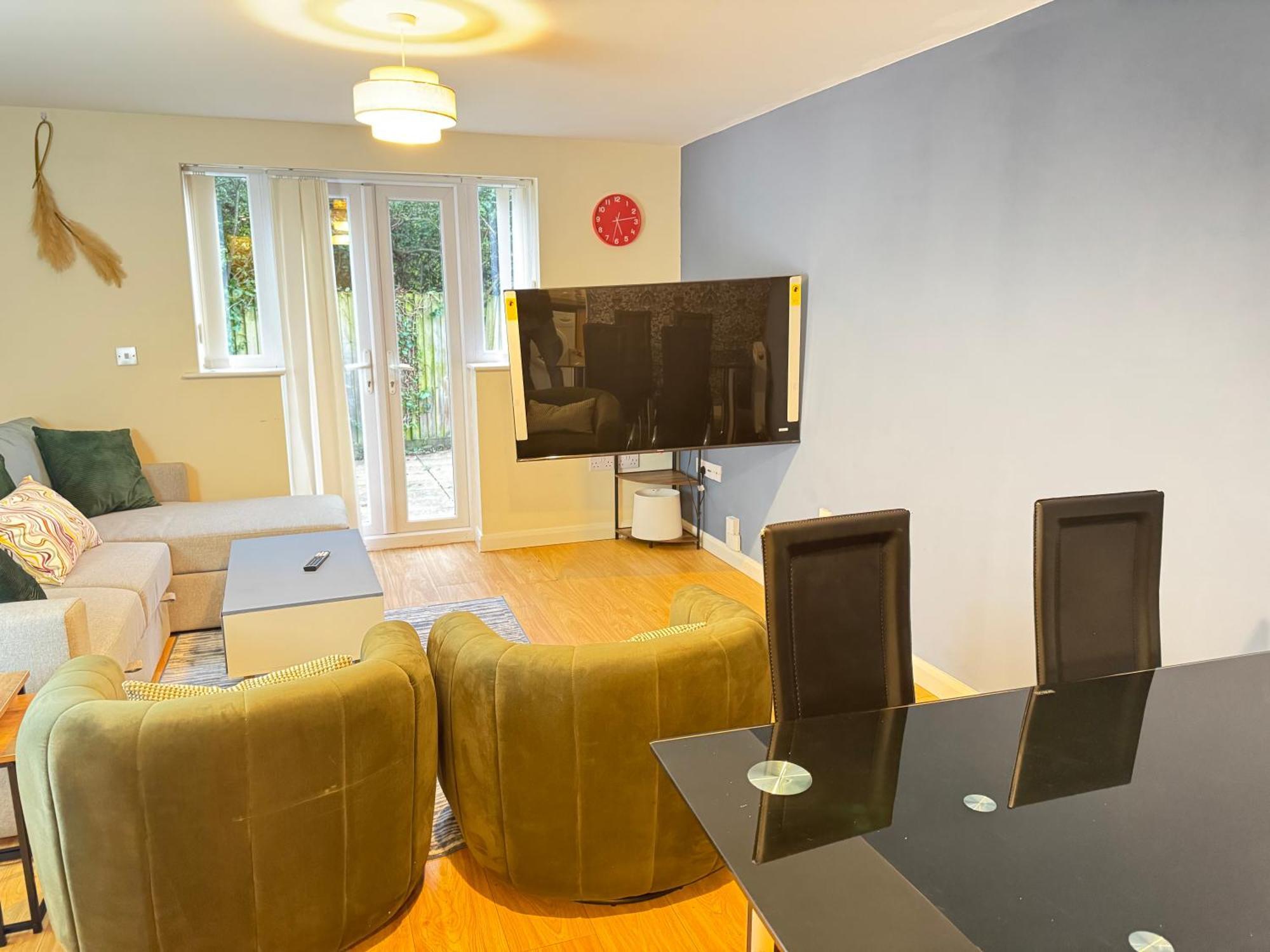 The Vogue Stay, 3 Bedrooms, 2 Bathrooms, Ideal For Jr & Oxford Hospitals, Free Carpark, Conveniently Located For Ring Road Access, 2 Miles From Oxford City Centre Easy Car & Bus Route Εξωτερικό φωτογραφία
