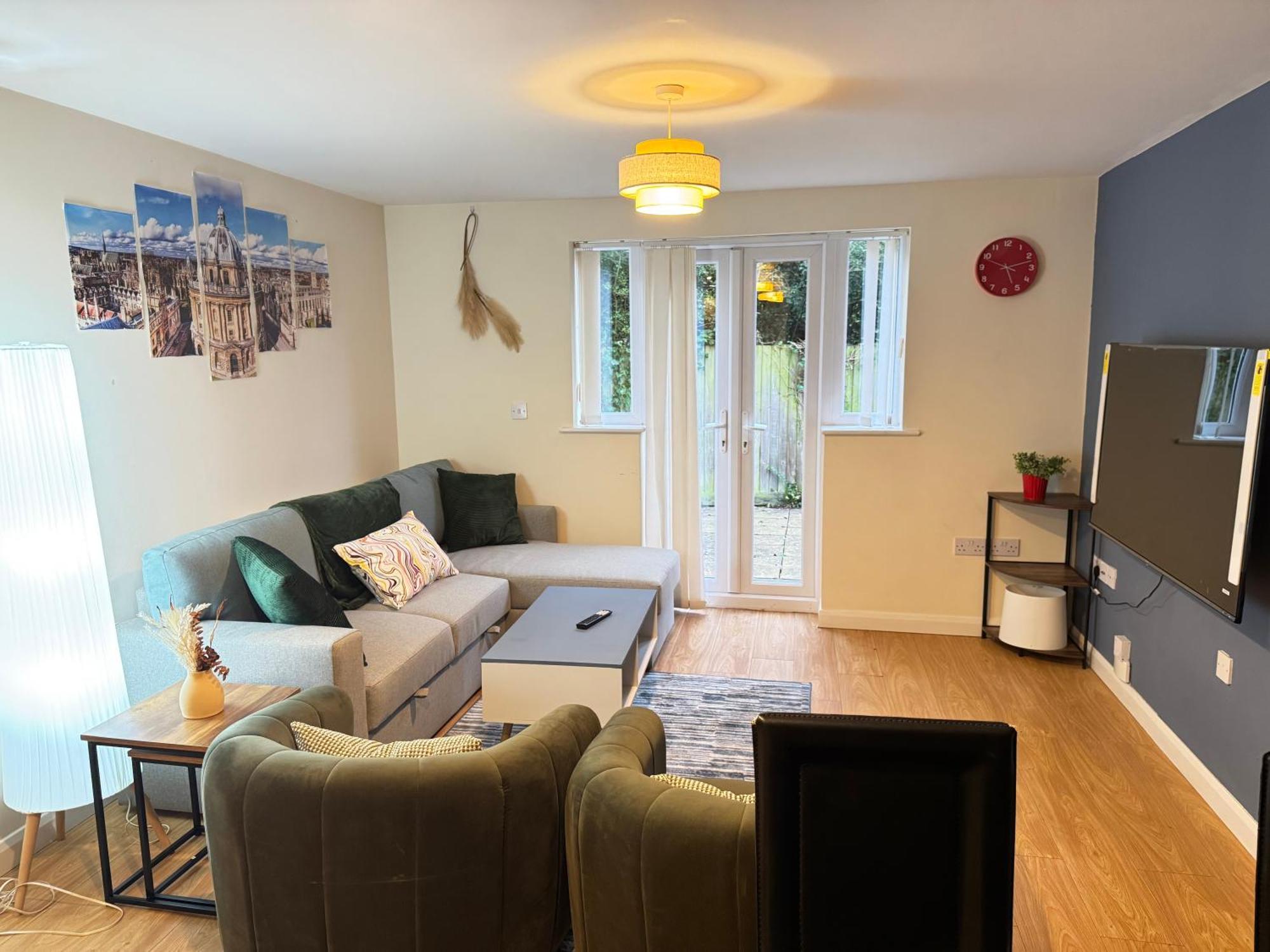 The Vogue Stay, 3 Bedrooms, 2 Bathrooms, Ideal For Jr & Oxford Hospitals, Free Carpark, Conveniently Located For Ring Road Access, 2 Miles From Oxford City Centre Easy Car & Bus Route Εξωτερικό φωτογραφία