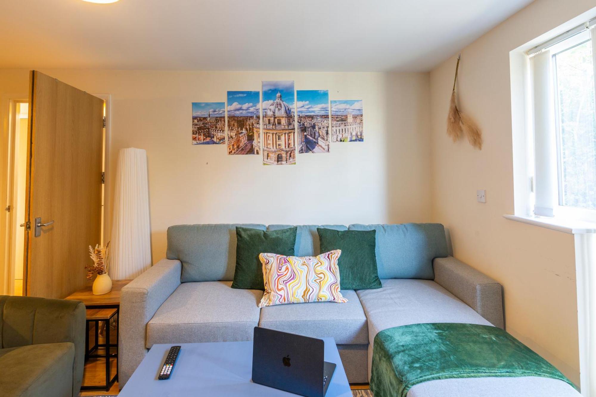 The Vogue Stay, 3 Bedrooms, 2 Bathrooms, Ideal For Jr & Oxford Hospitals, Free Carpark, Conveniently Located For Ring Road Access, 2 Miles From Oxford City Centre Easy Car & Bus Route Εξωτερικό φωτογραφία
