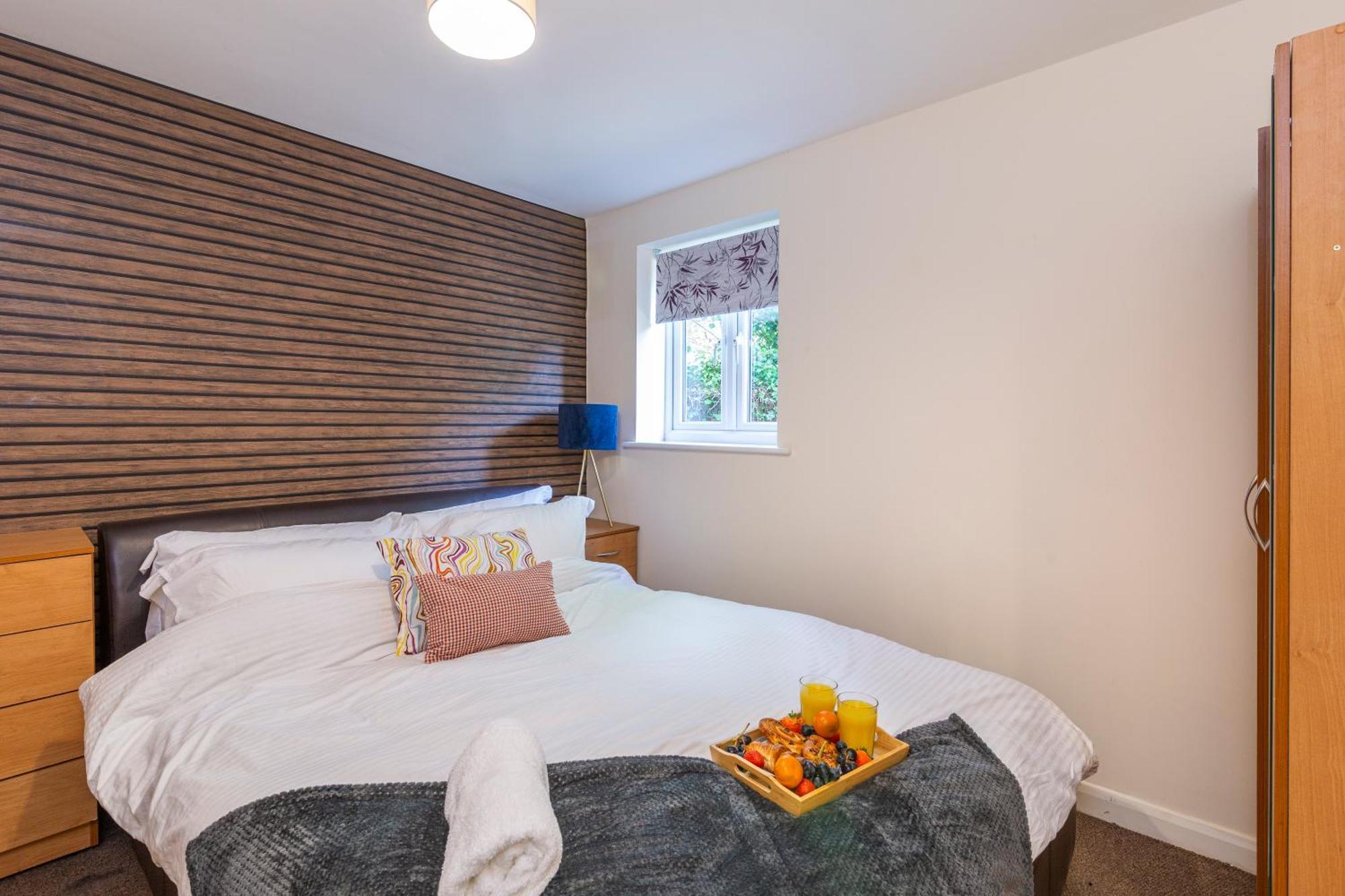 The Vogue Stay, 3 Bedrooms, 2 Bathrooms, Ideal For Jr & Oxford Hospitals, Free Carpark, Conveniently Located For Ring Road Access, 2 Miles From Oxford City Centre Easy Car & Bus Route Εξωτερικό φωτογραφία