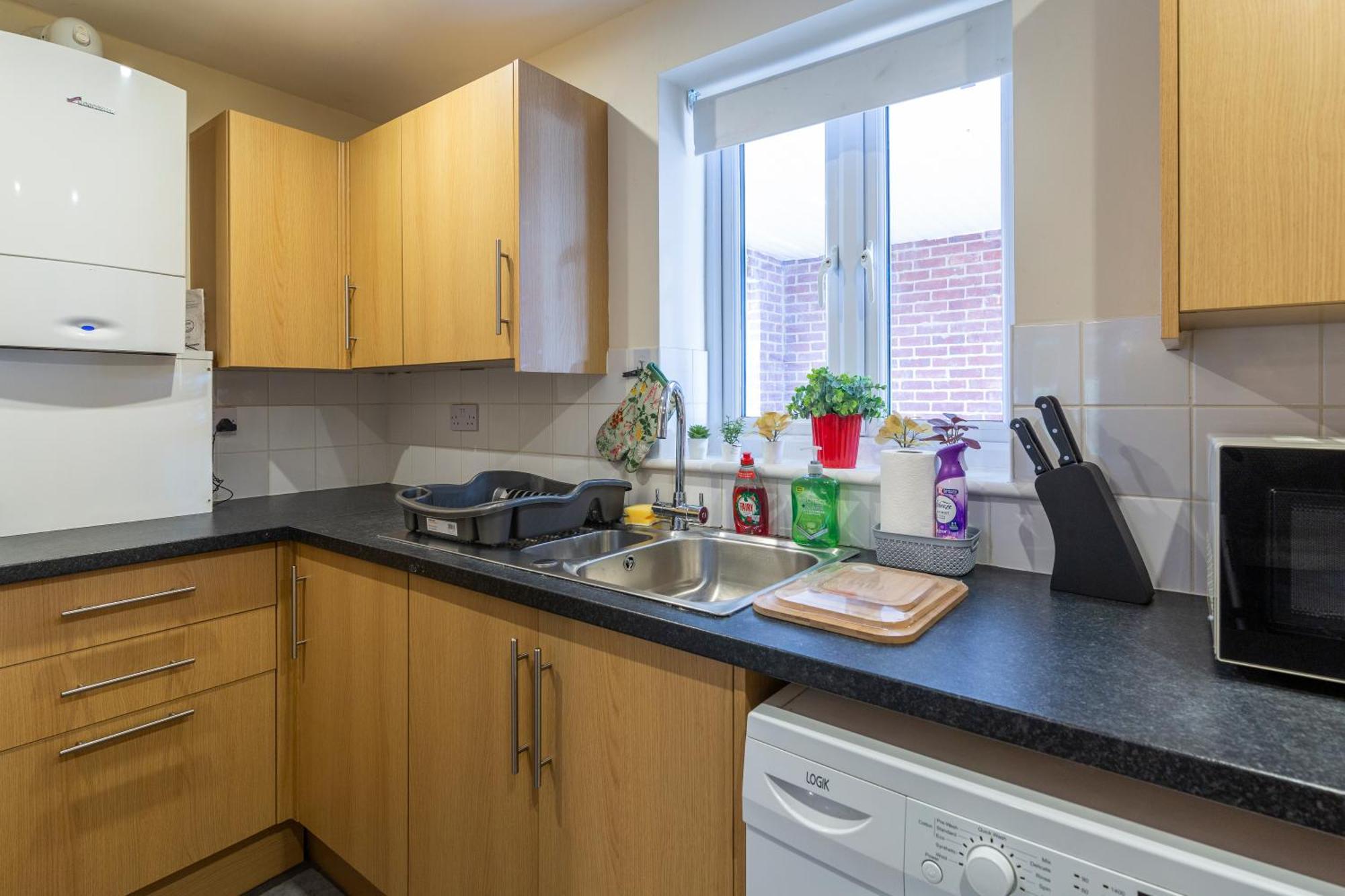 The Vogue Stay, 3 Bedrooms, 2 Bathrooms, Ideal For Jr & Oxford Hospitals, Free Carpark, Conveniently Located For Ring Road Access, 2 Miles From Oxford City Centre Easy Car & Bus Route Εξωτερικό φωτογραφία