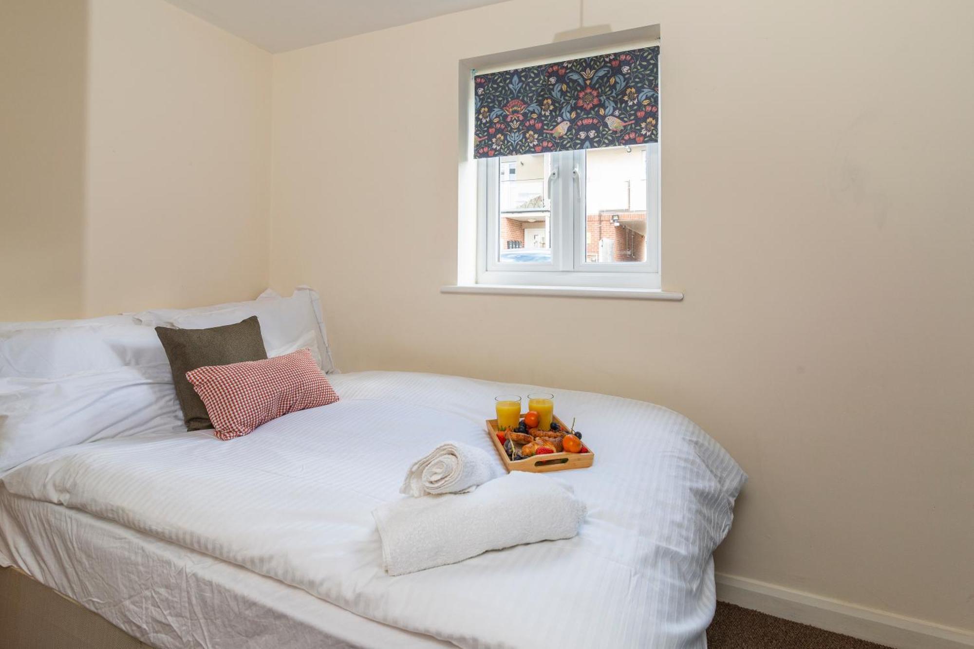 The Vogue Stay, 3 Bedrooms, 2 Bathrooms, Ideal For Jr & Oxford Hospitals, Free Carpark, Conveniently Located For Ring Road Access, 2 Miles From Oxford City Centre Easy Car & Bus Route Εξωτερικό φωτογραφία