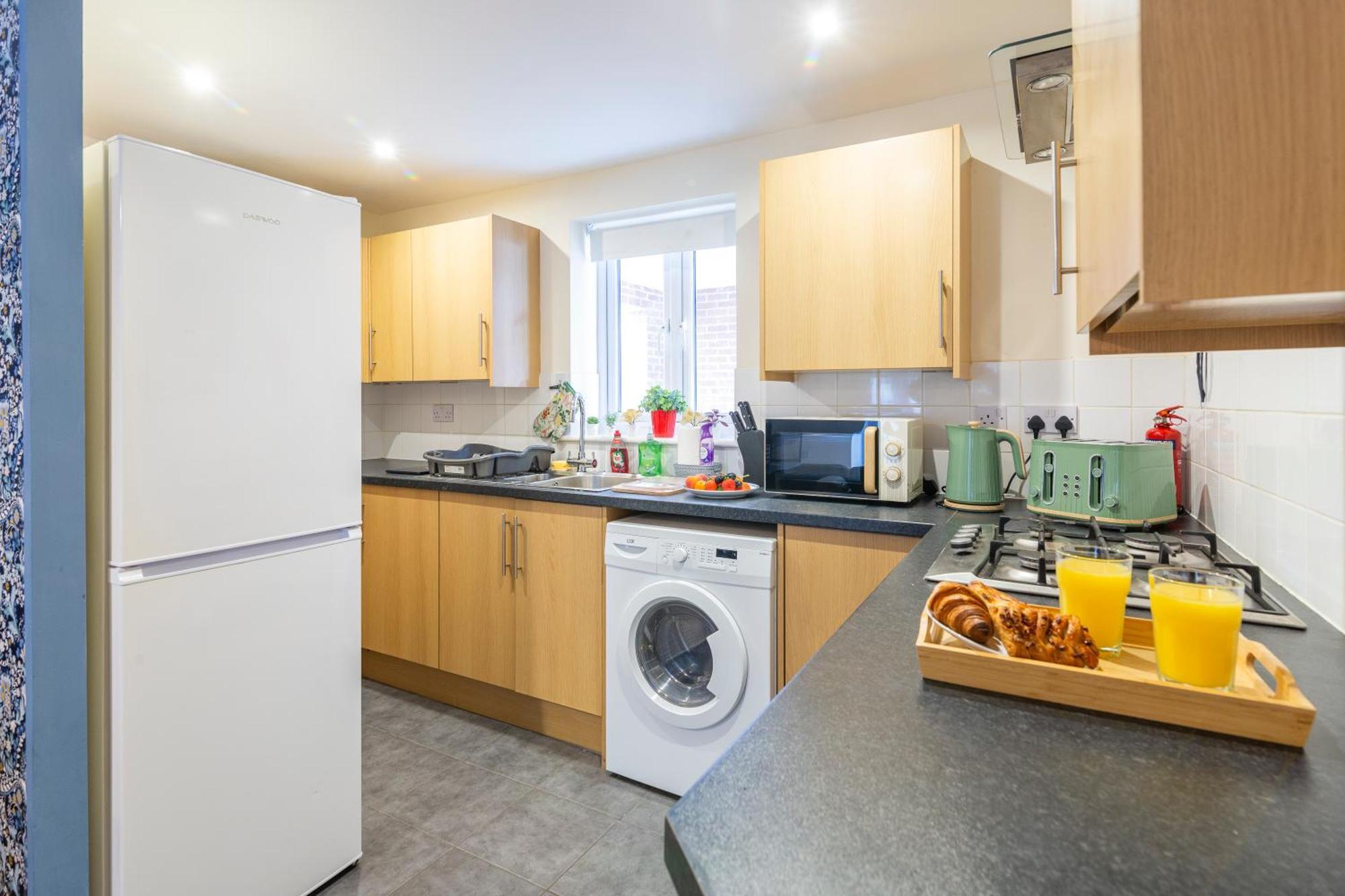 The Vogue Stay, 3 Bedrooms, 2 Bathrooms, Ideal For Jr & Oxford Hospitals, Free Carpark, Conveniently Located For Ring Road Access, 2 Miles From Oxford City Centre Easy Car & Bus Route Εξωτερικό φωτογραφία