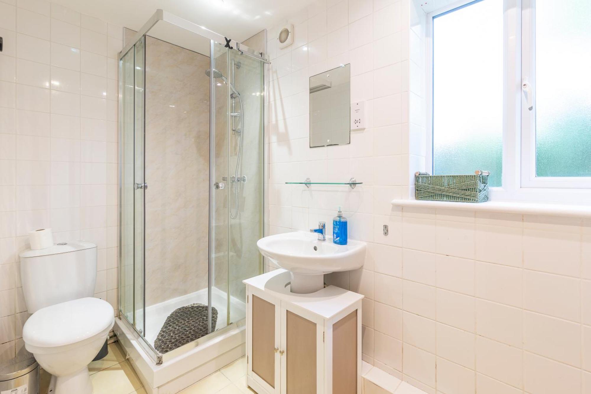 The Vogue Stay, 3 Bedrooms, 2 Bathrooms, Ideal For Jr & Oxford Hospitals, Free Carpark, Conveniently Located For Ring Road Access, 2 Miles From Oxford City Centre Easy Car & Bus Route Εξωτερικό φωτογραφία