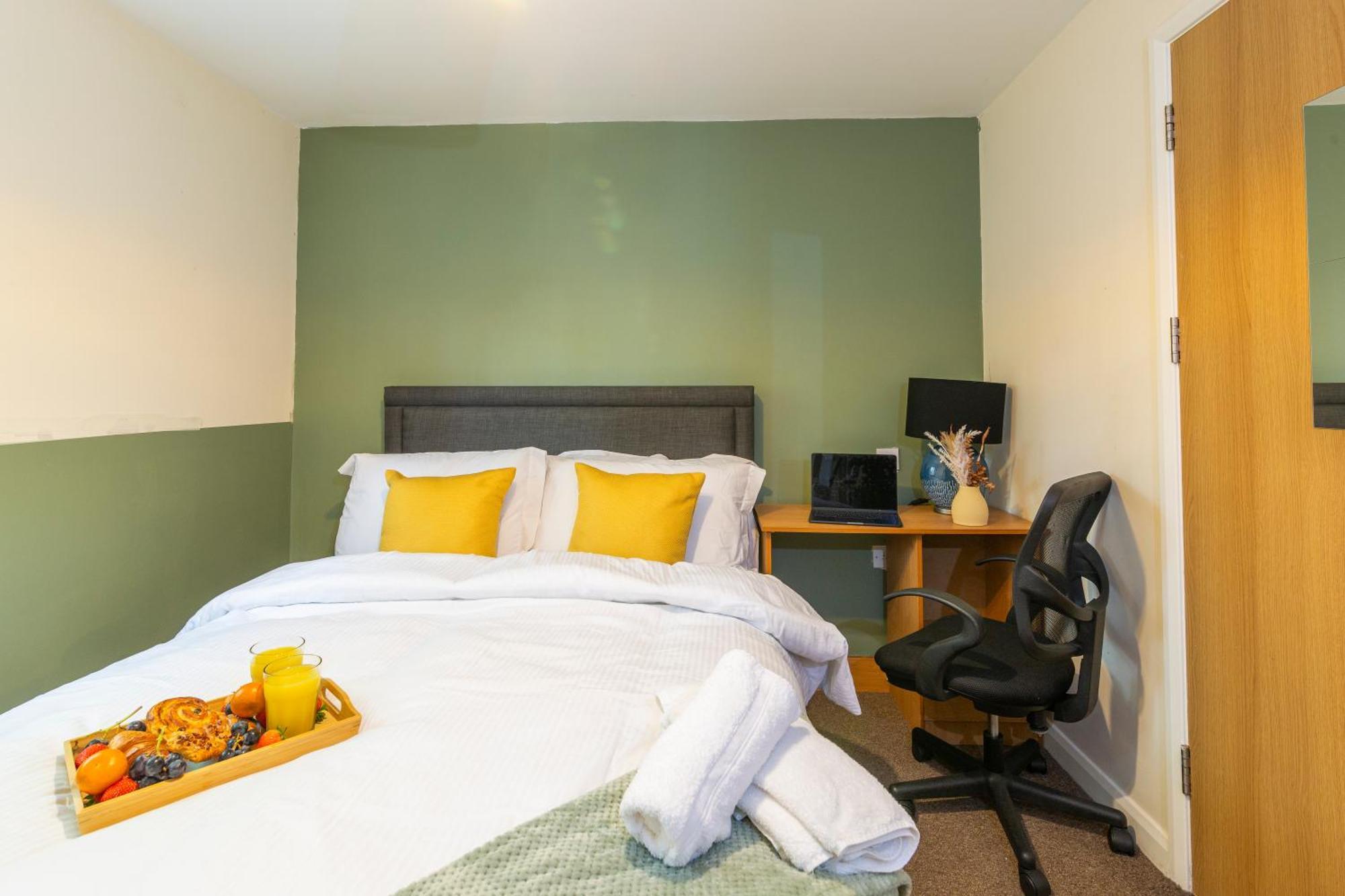 The Vogue Stay, 3 Bedrooms, 2 Bathrooms, Ideal For Jr & Oxford Hospitals, Free Carpark, Conveniently Located For Ring Road Access, 2 Miles From Oxford City Centre Easy Car & Bus Route Εξωτερικό φωτογραφία