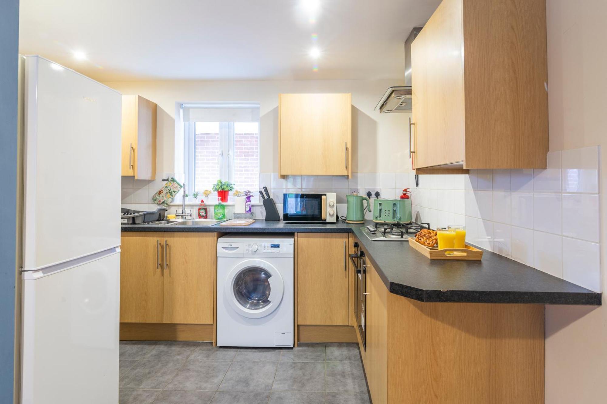 The Vogue Stay, 3 Bedrooms, 2 Bathrooms, Ideal For Jr & Oxford Hospitals, Free Carpark, Conveniently Located For Ring Road Access, 2 Miles From Oxford City Centre Easy Car & Bus Route Εξωτερικό φωτογραφία