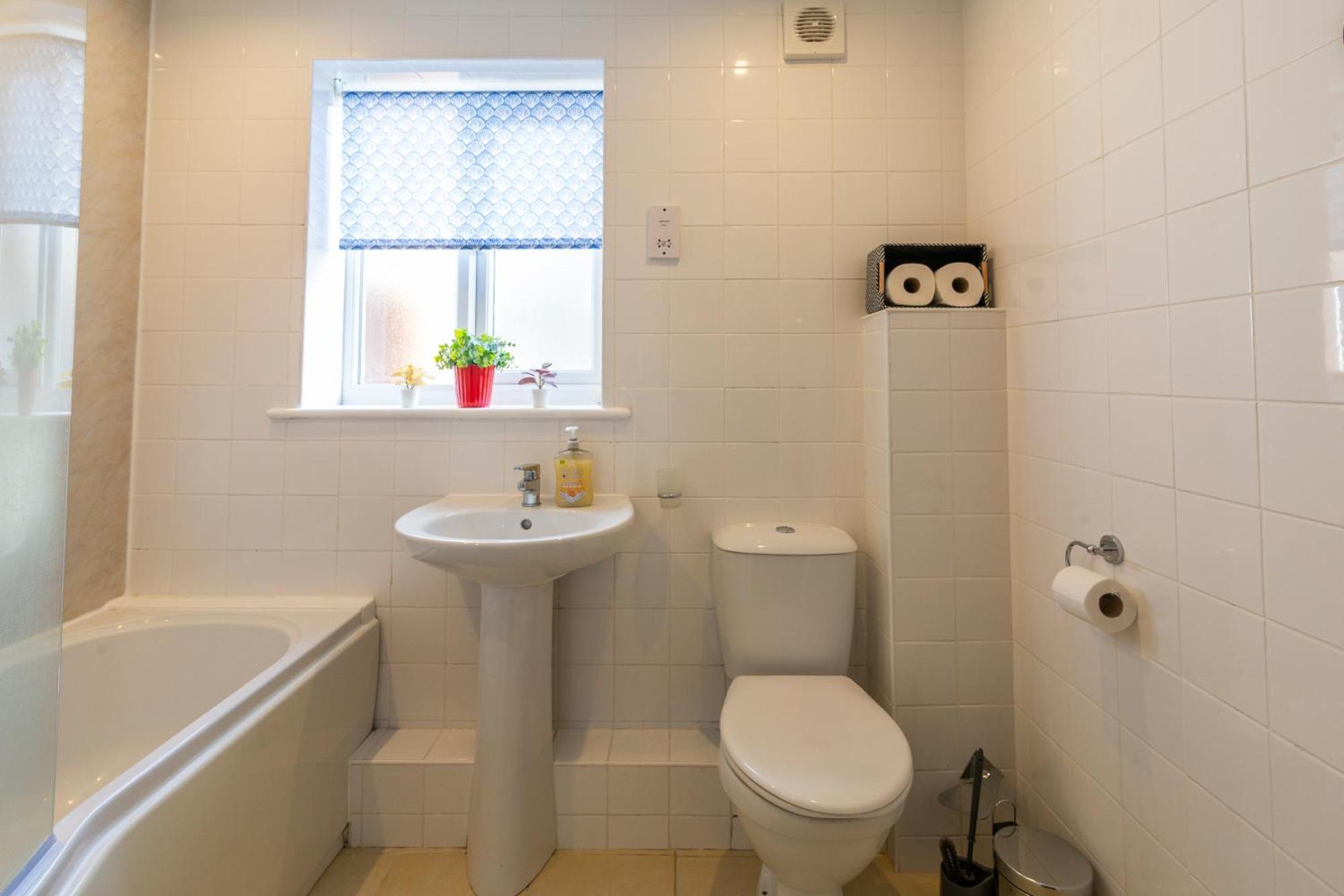 The Vogue Stay, 3 Bedrooms, 2 Bathrooms, Ideal For Jr & Oxford Hospitals, Free Carpark, Conveniently Located For Ring Road Access, 2 Miles From Oxford City Centre Easy Car & Bus Route Εξωτερικό φωτογραφία
