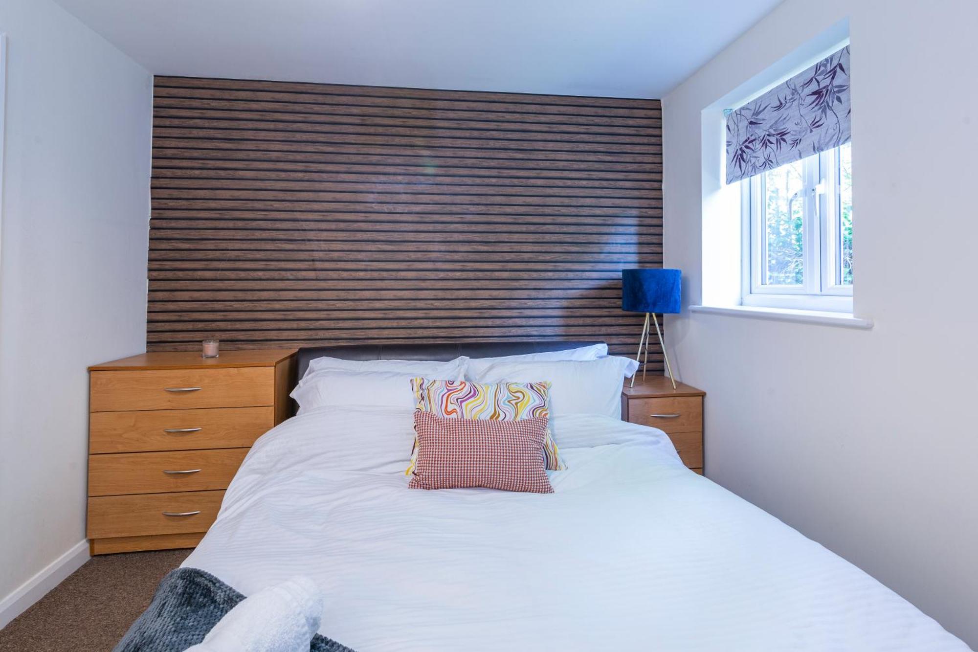 The Vogue Stay, 3 Bedrooms, 2 Bathrooms, Ideal For Jr & Oxford Hospitals, Free Carpark, Conveniently Located For Ring Road Access, 2 Miles From Oxford City Centre Easy Car & Bus Route Εξωτερικό φωτογραφία